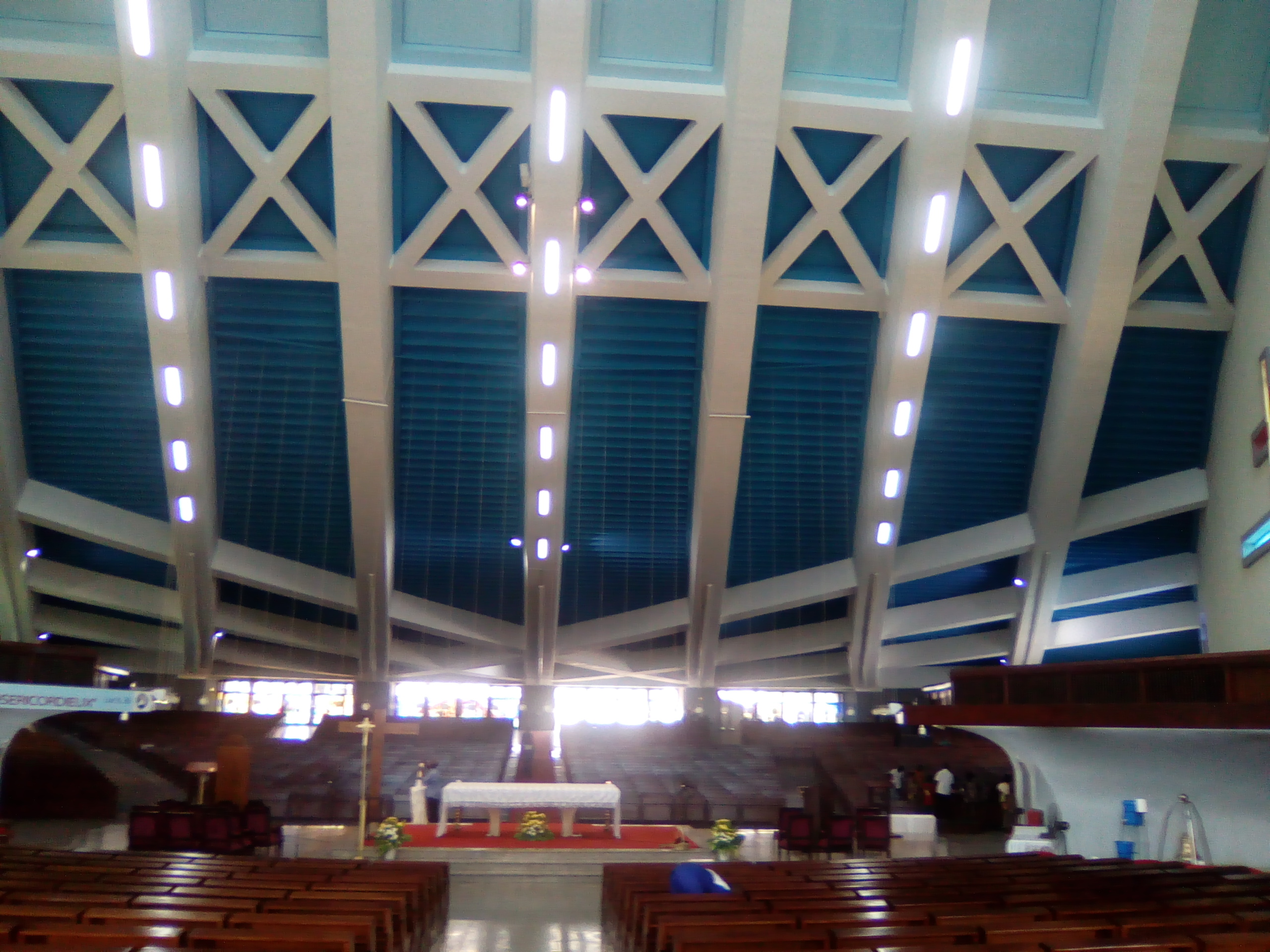 éclairage intérieur Cathédrale St Paul Abidjan